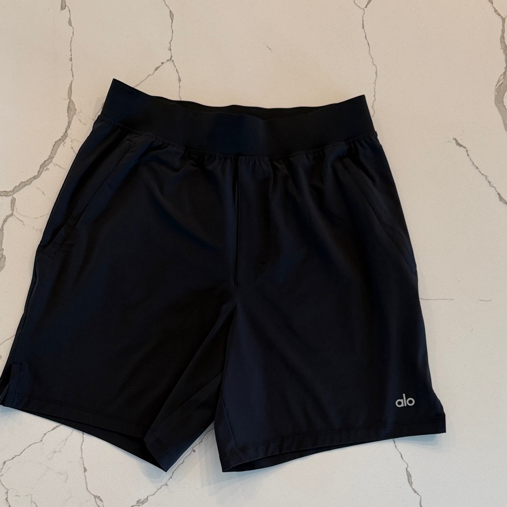 ALO New w/out Tags Yoga Black Performance Shorts with Logo With Zip Pockets